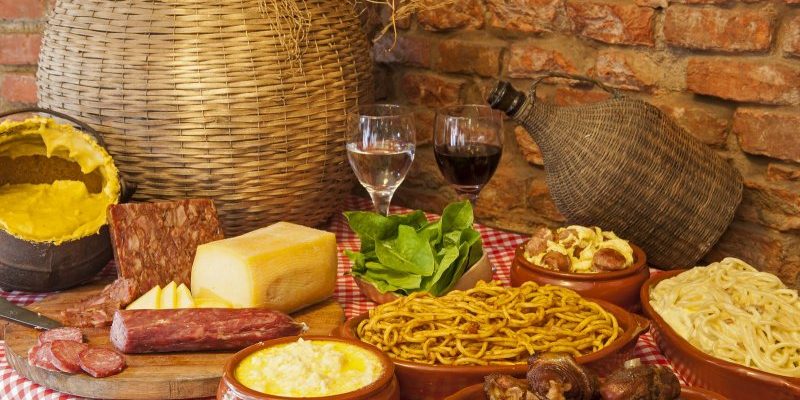 phoca_thumb_l_gastronomia-italiana-polentamacarrao-fortaia-galinha-salames-queijos-e-vinho-novaveneza-9039